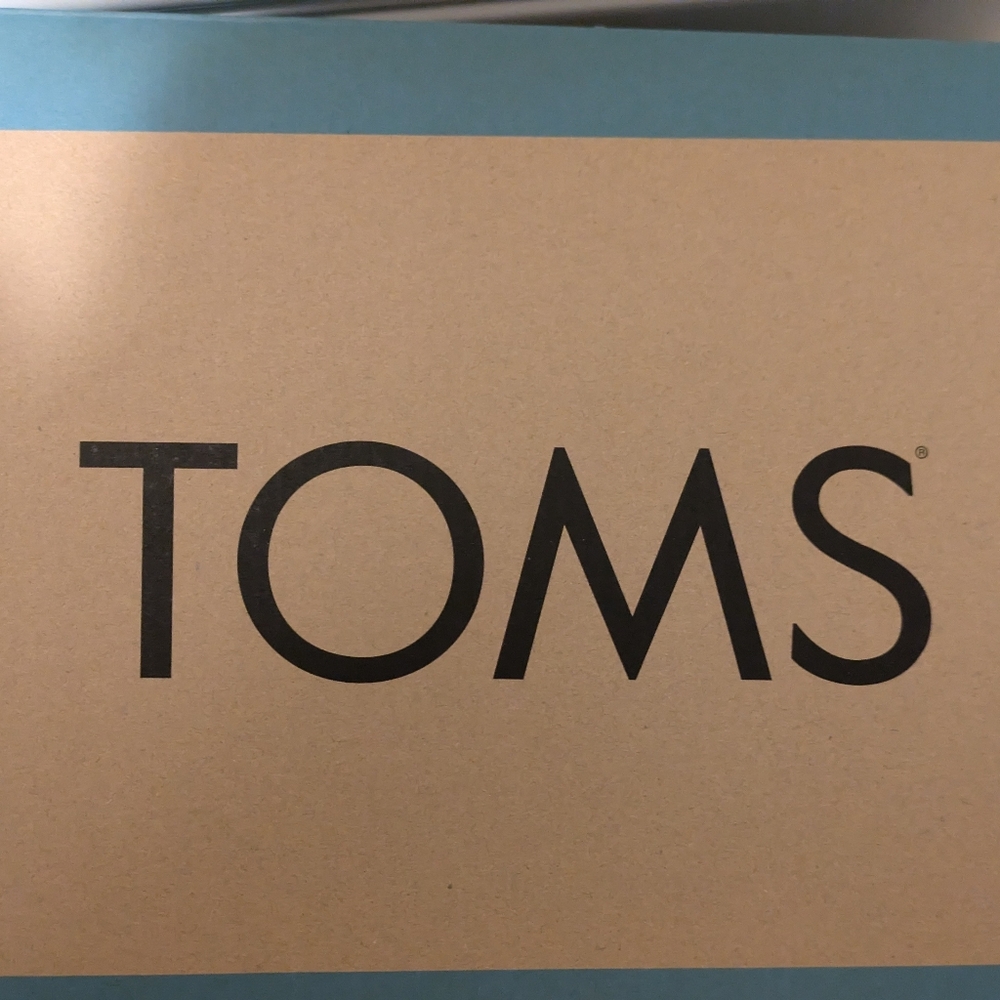 PREACIOUS BRAND NEW TOM'S CREAM AND BLACK MICHELLE ESPADRILLES IN A, 7 1/2 W - Picture 3 of 6